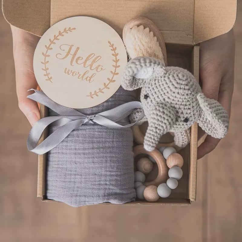 Newborn Bath Gift Set Double Sided Cotton Blanket Wooden Milestone Cards Gifts Box Wooden Crochet Rattle Brushs for Baby Shower