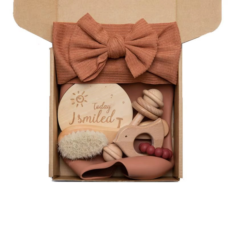 Newborn Bath Gift Set Double Sided Cotton Blanket Wooden Milestone Cards Gifts Box Wooden Crochet Rattle Brushs for Baby Shower
