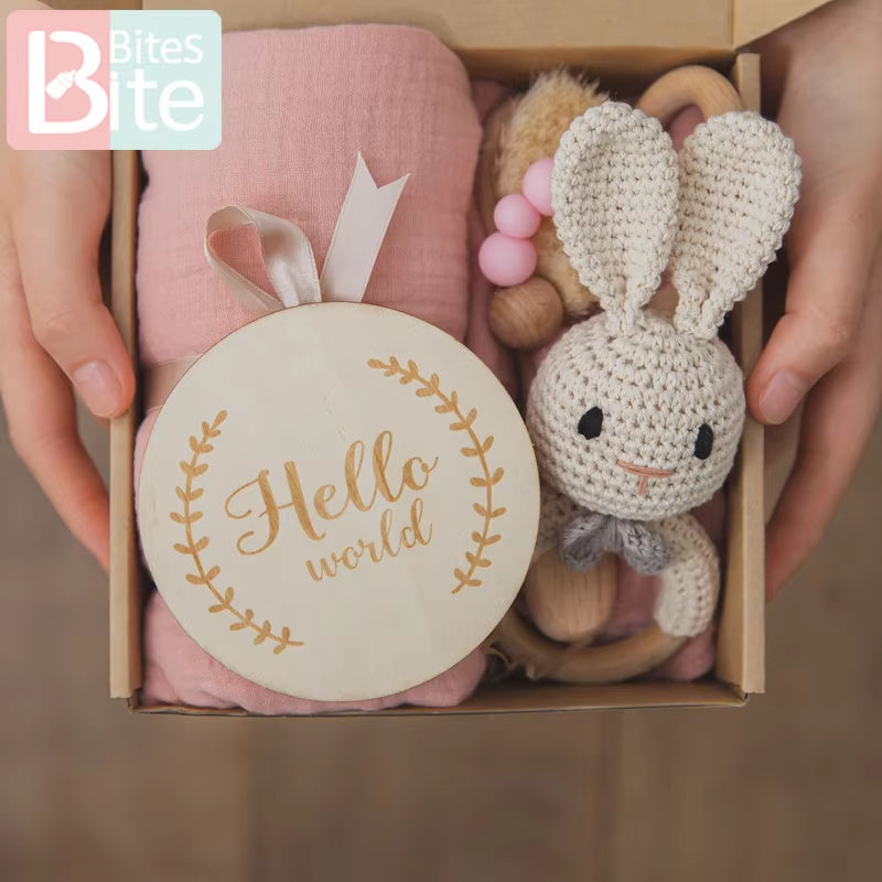 Baby Towel Newborn Bath Set Gifts Box Double Sided Cotton Blanket Wooden Rattle Brushs Bracelet Crochet Baby Bath Gifts Products