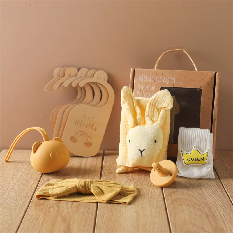 Baby Towel Newborn Bath Set Gifts Box Double Sided Cotton Blanket Wooden Rattle Brushs Bracelet Crochet Baby Bath Gifts Products