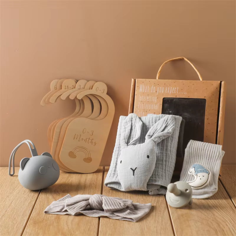 Baby Towel Newborn Bath Set Gifts Box Double Sided Cotton Blanket Wooden Rattle Brushs Bracelet Crochet Baby Bath Gifts Products